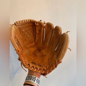 Youth baseball glove, Mizuno